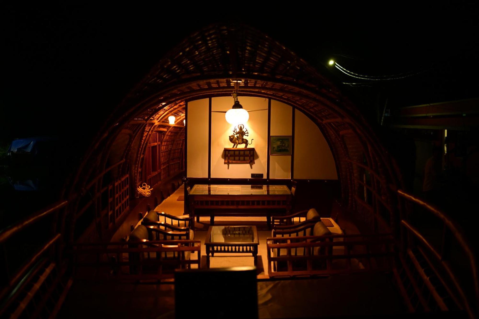 Готель Thara'S Houseboat Alappuzha Екстер'єр фото