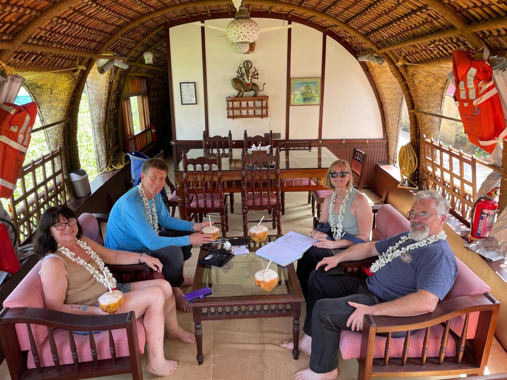 Готель Thara'S Houseboat Alappuzha Екстер'єр фото